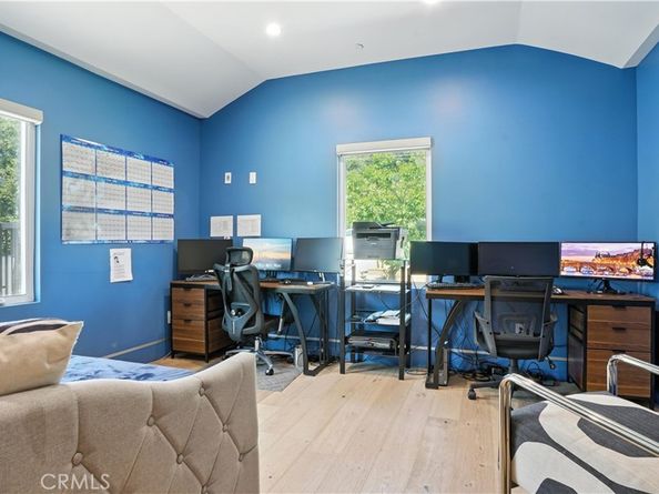 2806 Manhattan, Glendale CA 91214