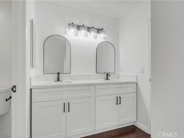 527 B E Elmwood, Burbank CA 91501