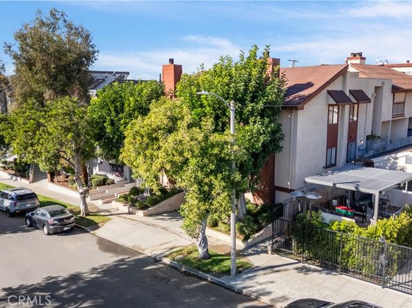 527 B E Elmwood, Burbank CA 91501