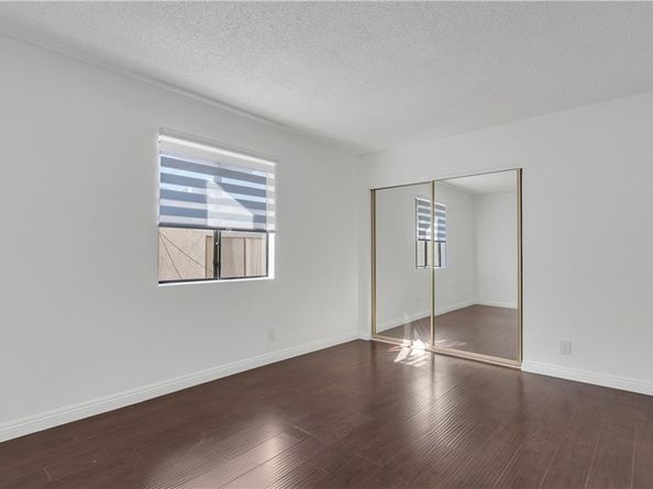 527 B E Elmwood, Burbank CA 91501