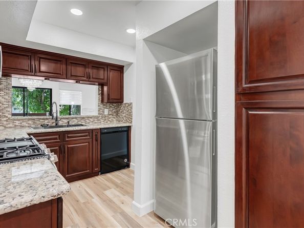 527 B E Elmwood, Burbank CA 91501