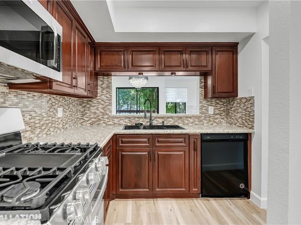 527 B E Elmwood, Burbank CA 91501