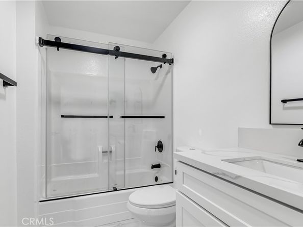 527 B E Elmwood, Burbank CA 91501