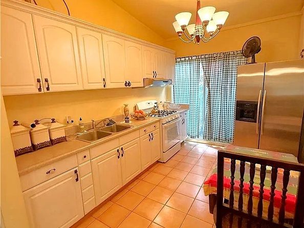 529 Naranja Drive, Glendale CA 91206