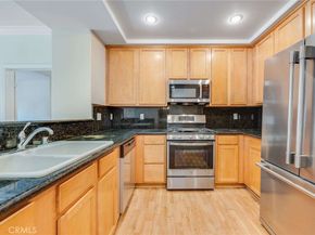 9610 Zelzah 301, Northridge CA 91325