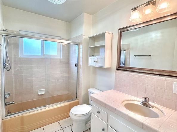943 E Foothill Boulevard, Glendora CA 91741