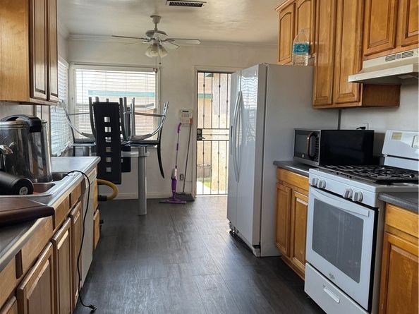 758 E 106th Street, Los Angeles CA 90002