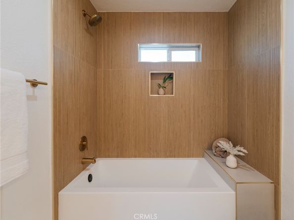 3532 S Muirfield Road, Los Angeles CA 90016