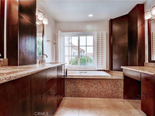 19330 Wingedfoot Circle, Huntington Beach CA 92648