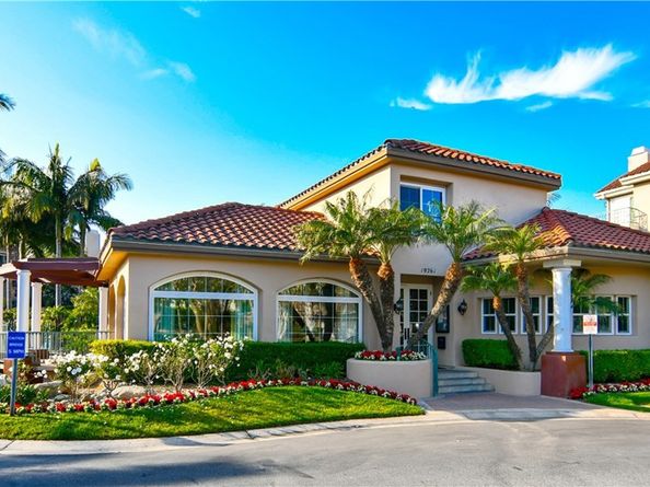 19330 Wingedfoot Circle, Huntington Beach CA 92648