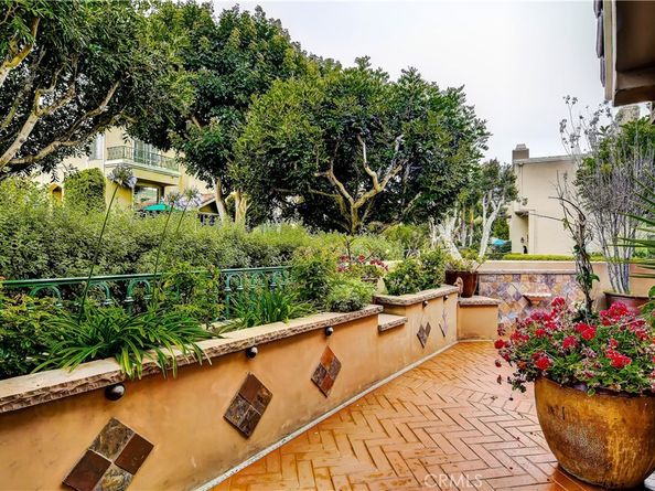 19330 Wingedfoot Circle, Huntington Beach CA 92648