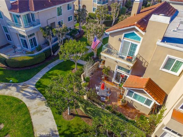 19330 Wingedfoot Circle, Huntington Beach CA 92648