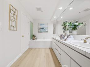 2233 Martin 204, Irvine CA 92612