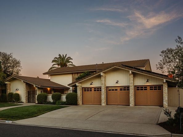 11042 Hunting Horn Drive, North Tustin CA 92705
