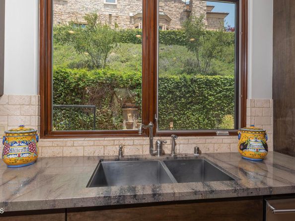 2330 Crystal Lane, Pasadena CA 91107