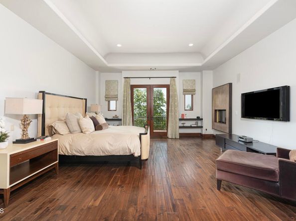 2330 Crystal Lane, Pasadena CA 91107