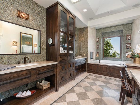 2330 Crystal Lane, Pasadena CA 91107