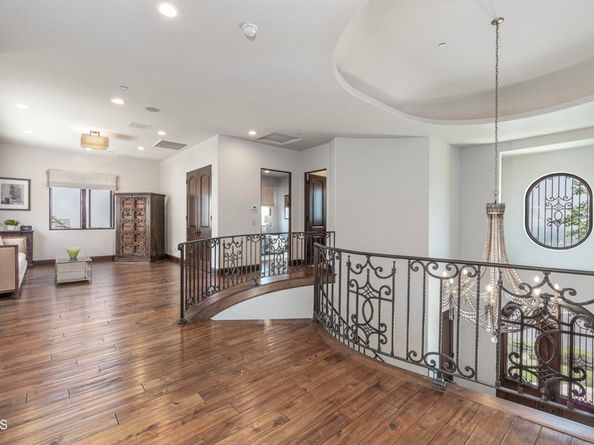 2330 Crystal Lane, Pasadena CA 91107