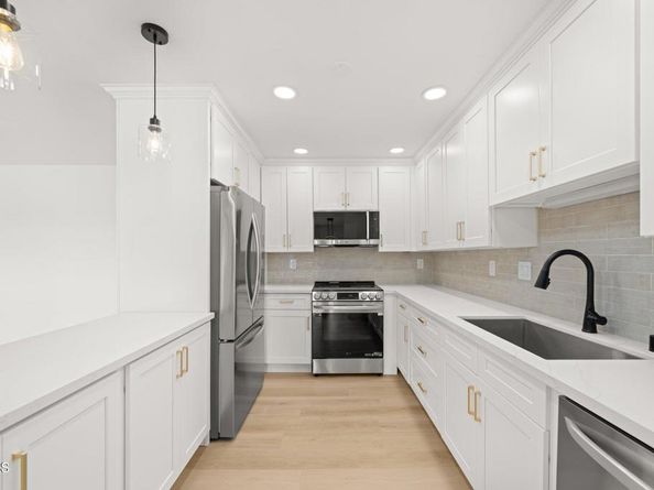 5300 E Atherton Street 2F, Long Beach CA 90815