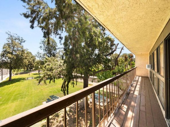 5300 E Atherton Street 2F, Long Beach CA 90815
