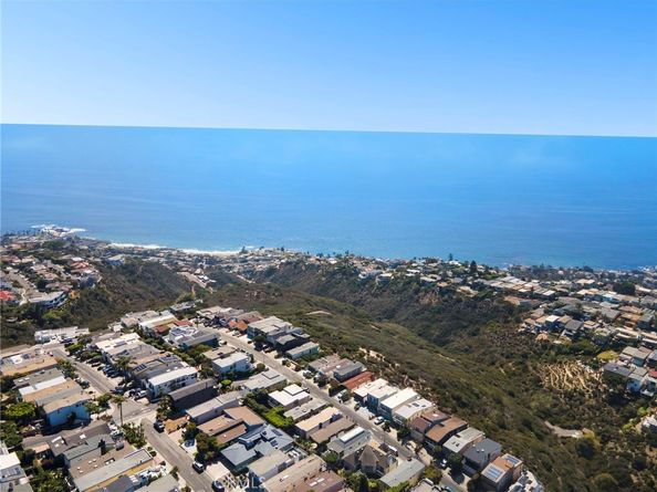 1077 Tia Juana Street, Laguna Beach CA 92651
