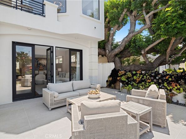 412 Poinsettia Avenue, Corona Del Mar CA 92625