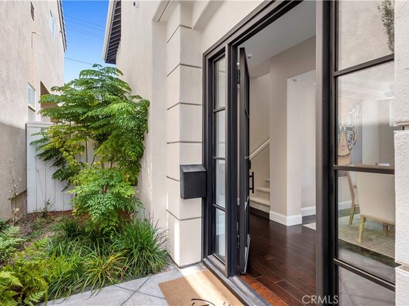 412 Poinsettia Avenue, Corona Del Mar CA 92625