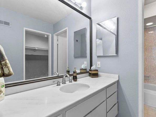 2508 Navarra Drive 424, Carlsbad CA 92009