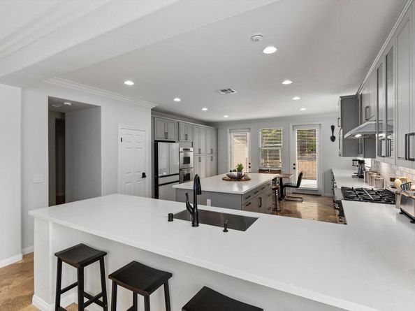 1156 Via Vera Cruz, San Marcos CA 92078