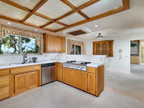 3190 Falcon Drive, Carlsbad CA 92008