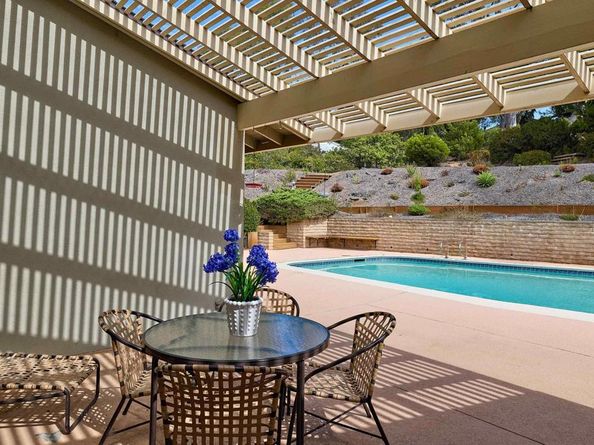 3190 Falcon Drive, Carlsbad CA 92008