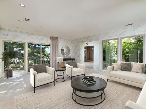 3190 Falcon Drive, Carlsbad CA 92008