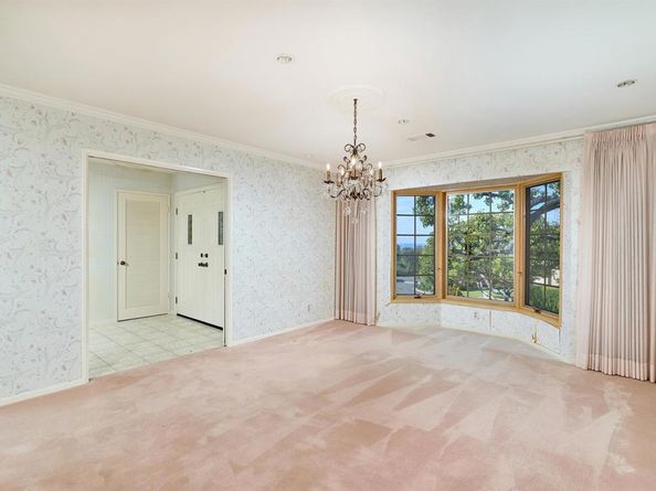 3190 Falcon Drive, Carlsbad CA 92008