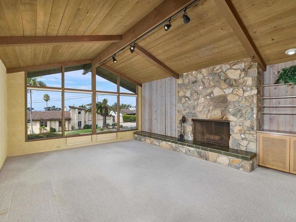 3190 Falcon Drive, Carlsbad CA 92008