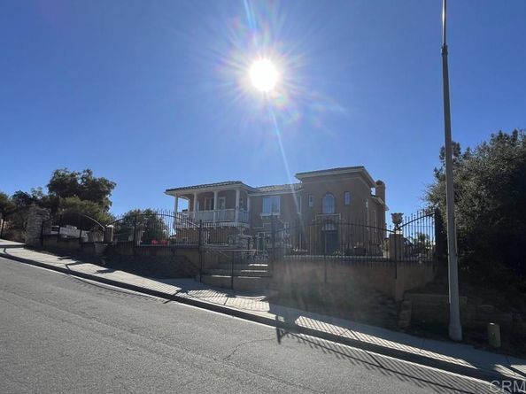 303 Amparo Drive, Escondido CA 92025