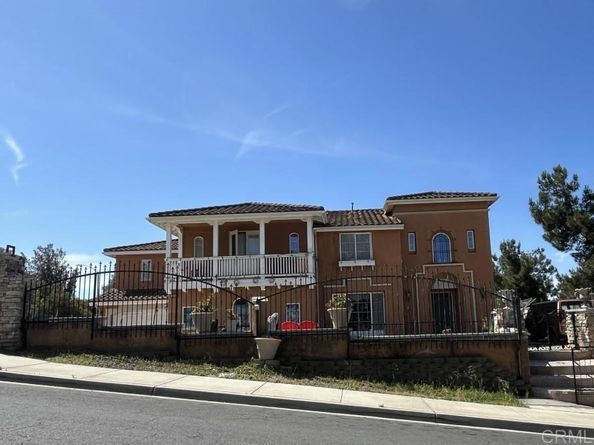 303 Amparo Drive, Escondido CA 92025