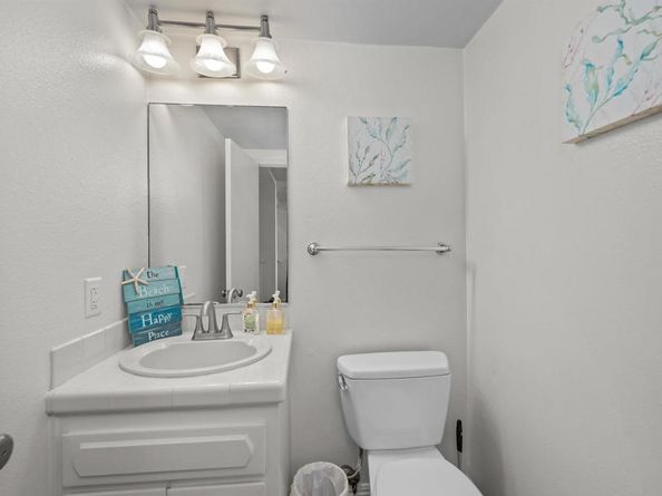 368 Hemlock Ave, Carlsbad CA 92008