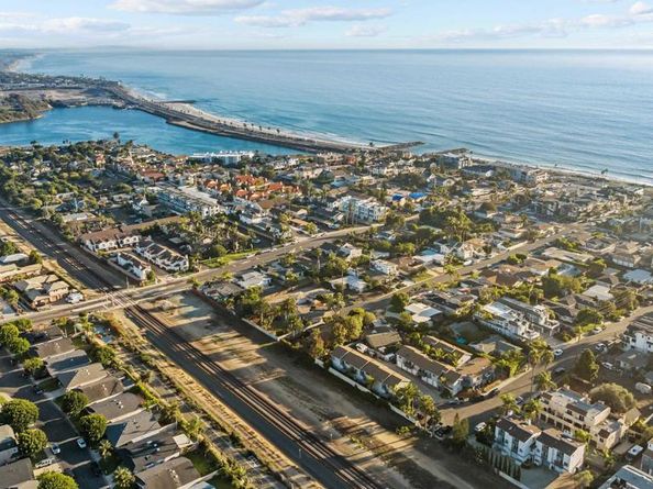 368 Hemlock Ave, Carlsbad CA 92008