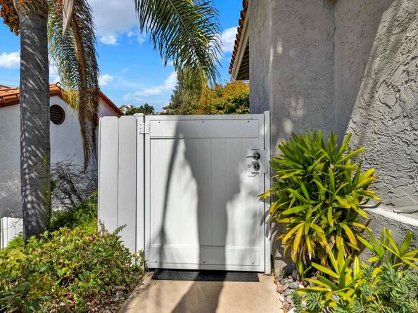 5071 Nighthawk Way, Oceanside CA 92056