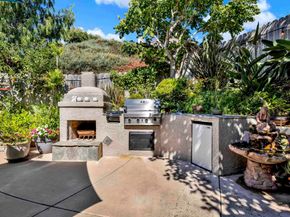 5071 Nighthawk Way, Oceanside CA 92056