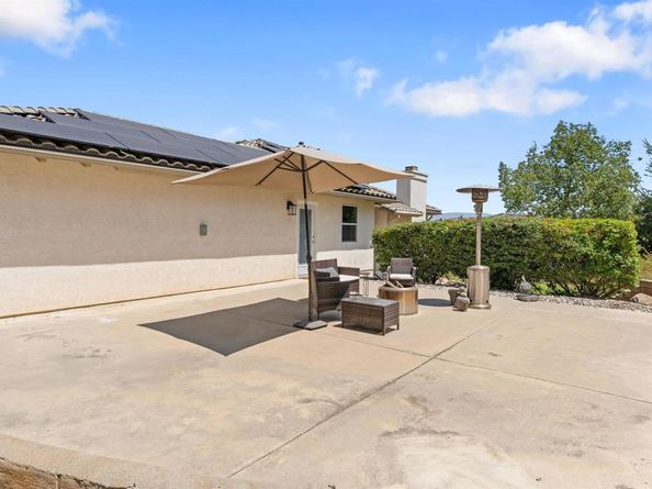 1957 Cresthaven Drive, Vista CA 92084