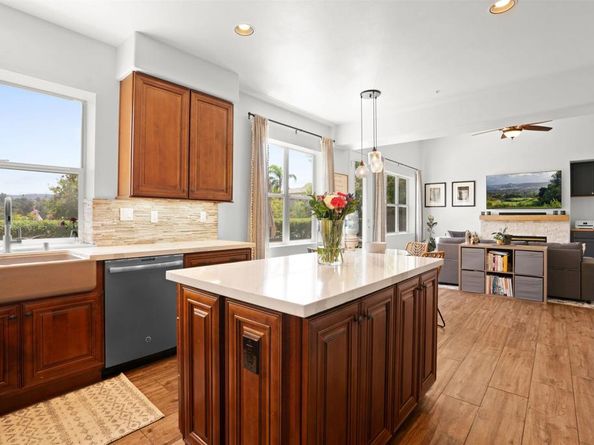 1957 Cresthaven Drive, Vista CA 92084