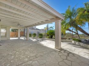 2183 Crest View Glen N, Escondido CA 92026