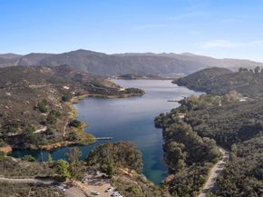 2891 Oakwood Creek Way, Escondido CA 92027