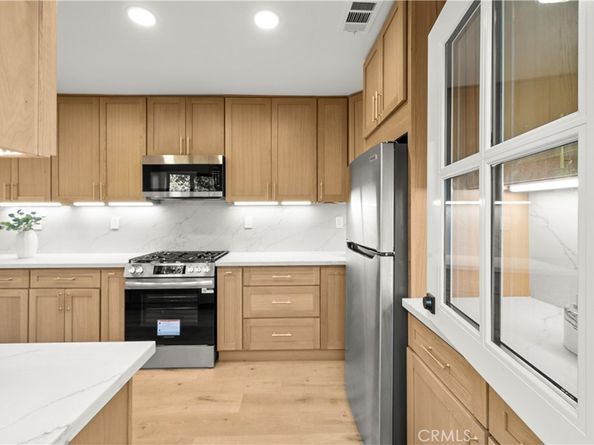 5833 Allott Avenue, Valley Glen CA 91401