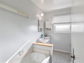 10571 Woodale, San Fernando CA 91345