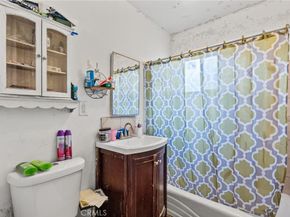 943 W 65th Street, Los Angeles CA 90044