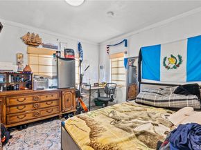 943 W 65th Street, Los Angeles CA 90044