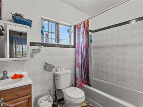 943 W 65th Street, Los Angeles CA 90044