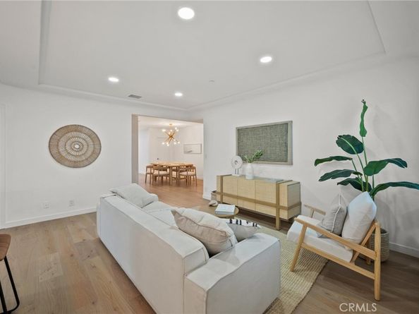 14328 Emelita Street, Sherman Oaks CA 91401